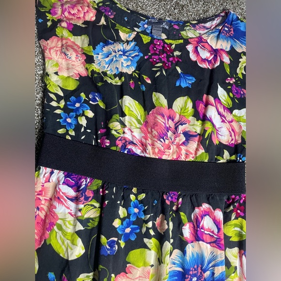 GIRLS DRESS - Picture 2 of 3